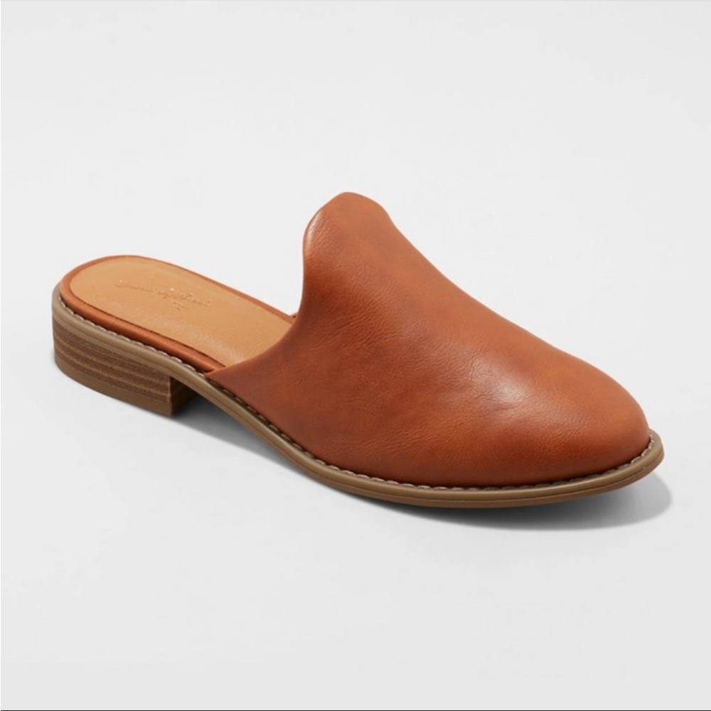 Women mule flats, 10
